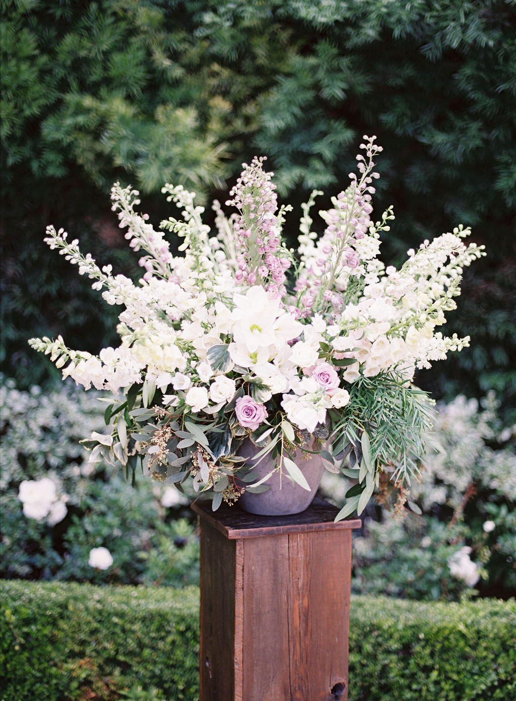 floral arrangement by art with nature at a wedding in orange county